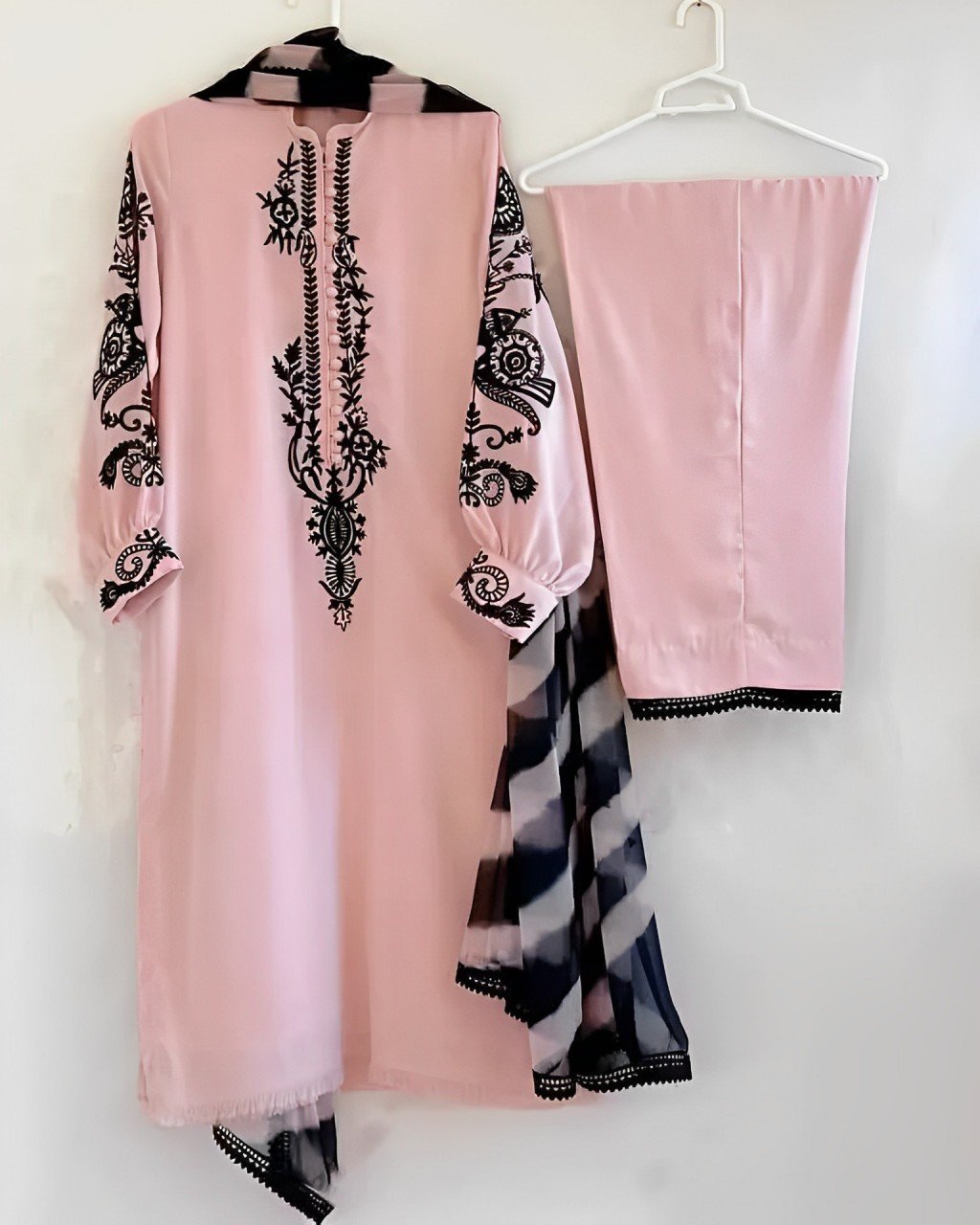 Readymade Embroidered Georgette Kameez Set - QVYOM