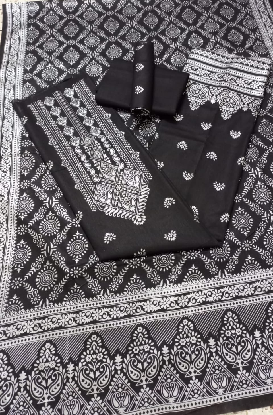 কাতান স্ক্রিন প্রিন্ট থ্রি পিস (সাদা গ্লিটার)- P0395